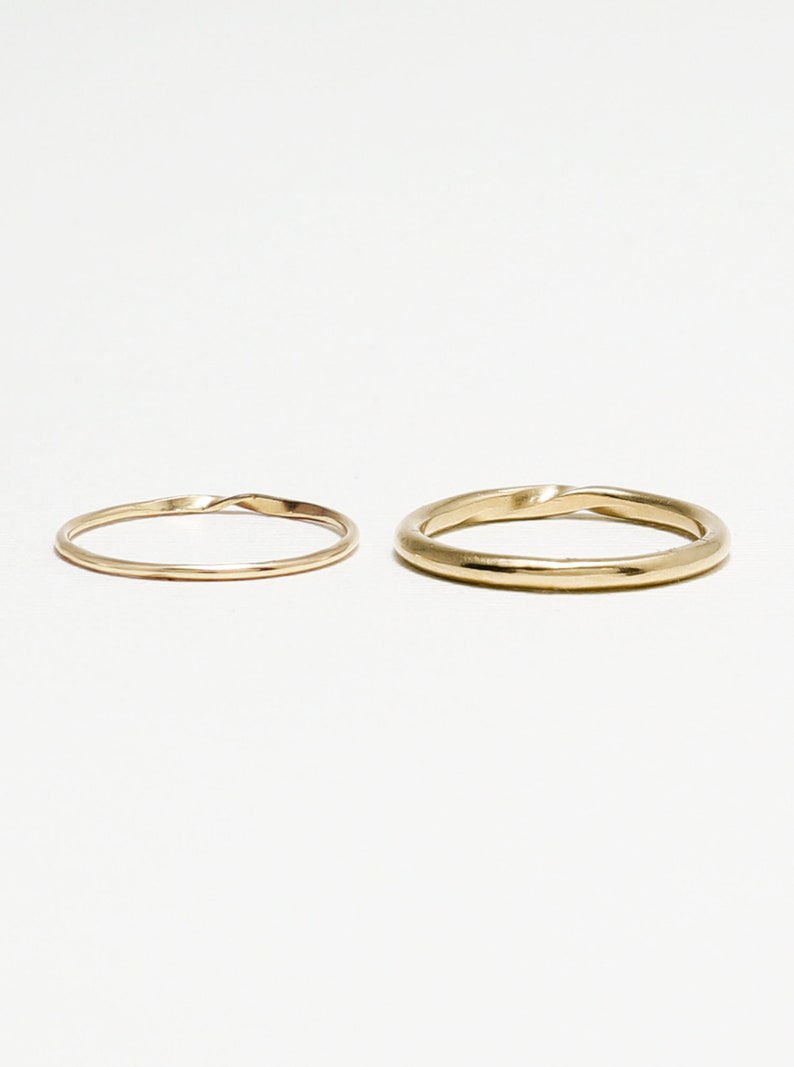 Unique Twist Couple Wedding Ring Set - WM31